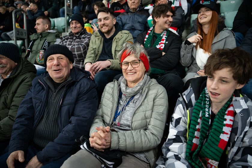 Kibice na meczu Śląska z Widzewem (2 marca 2024) na Tarczyński Arenie